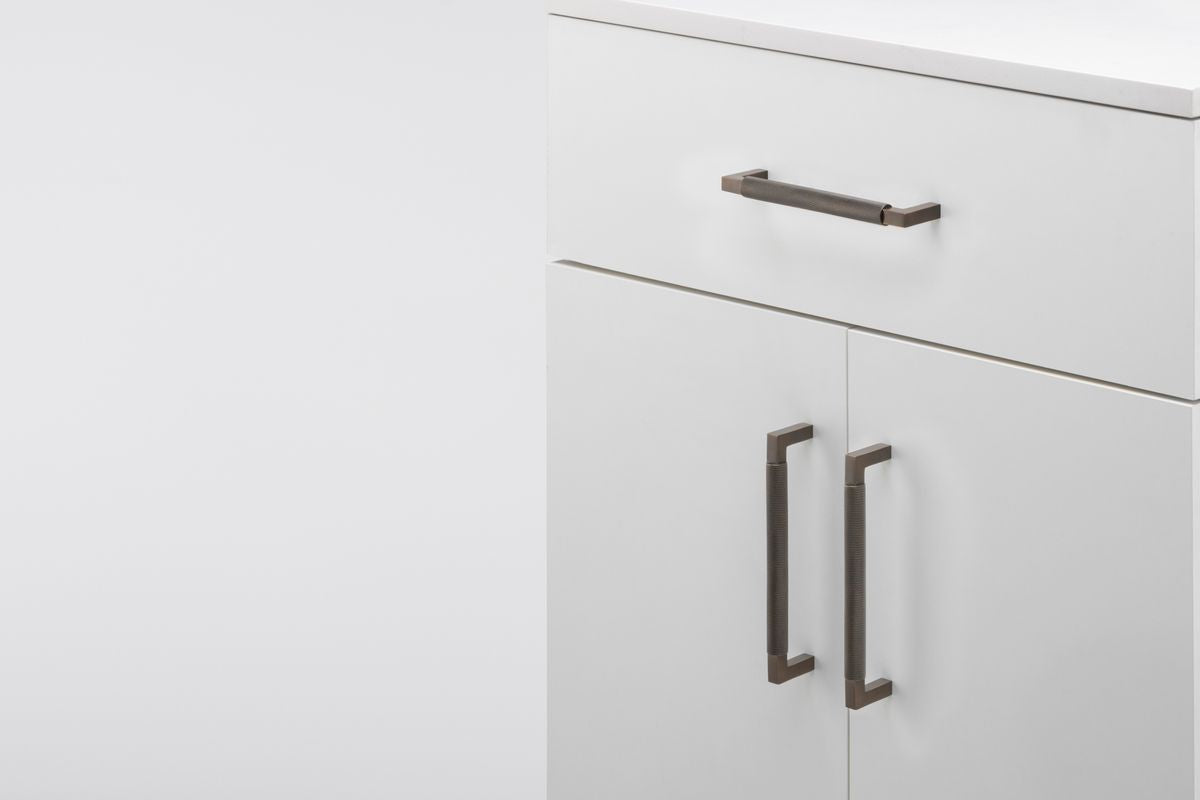 Iver Brunswick Cabinet Pull Centre to Centre 160mm,256mm,320mm, 450mm Signature Brass - With Backplate & No Backplate