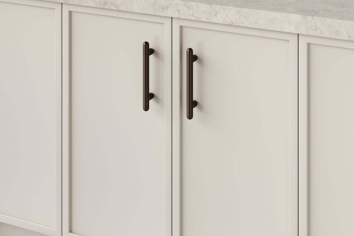Iver Puerto Cabinet Pull Centre to Centre 128mm,160mm, 256mm,320mm,450mm Available Colours Brushed Gold PVD, Matt Black, Polished Chrome, Satin Nickel, Signature Brass