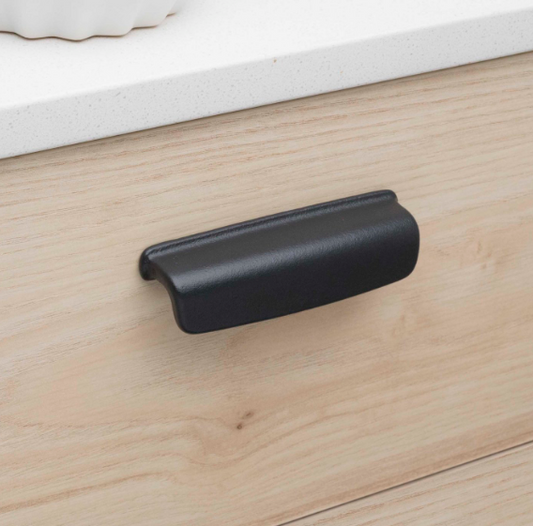 Kethy Bilbao Iron Pull 96mm Plain Shell Handle Narrow Flange C to C Black