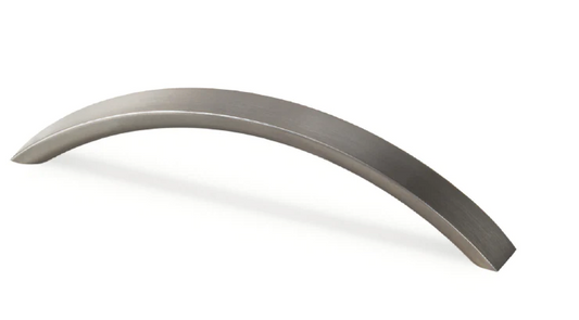 ELITE TOM FLAT BOW HANDLE HOLE CENTRE 128MM ( LENGTH: 141mm x HEIGHT : 32mm x WIDTH : 15mm )  - SATIN BLACK & MATT CHROME PLATED