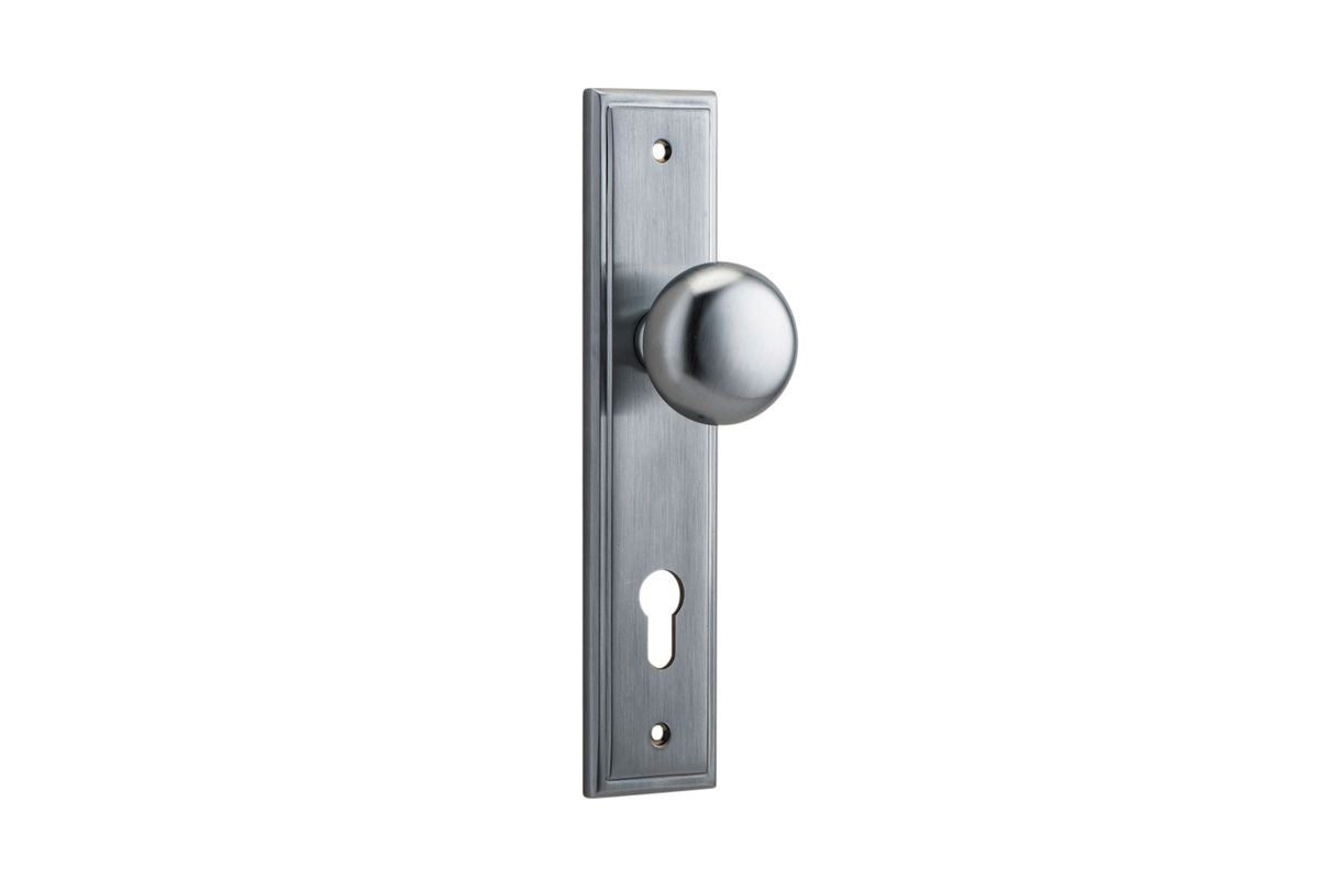 Iver Cambridge Door Knob Stepped Latch Pair, Passage Kit, Privacy Kit , Entrance Kit with High Security Lock - Brushed Chrome