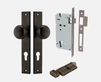 Iver Cambridge Door Knob 10822 Rectangular Backplate Signature Brass - Passage ,Privacy & Entrance