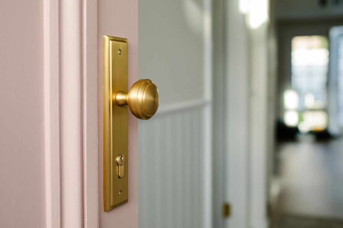 Iver Paddington  Door Knob Stepped Latch Pair, Passage Kit, Privacy Kit , Entrance Kit with High Security Lock - Brushed Brass