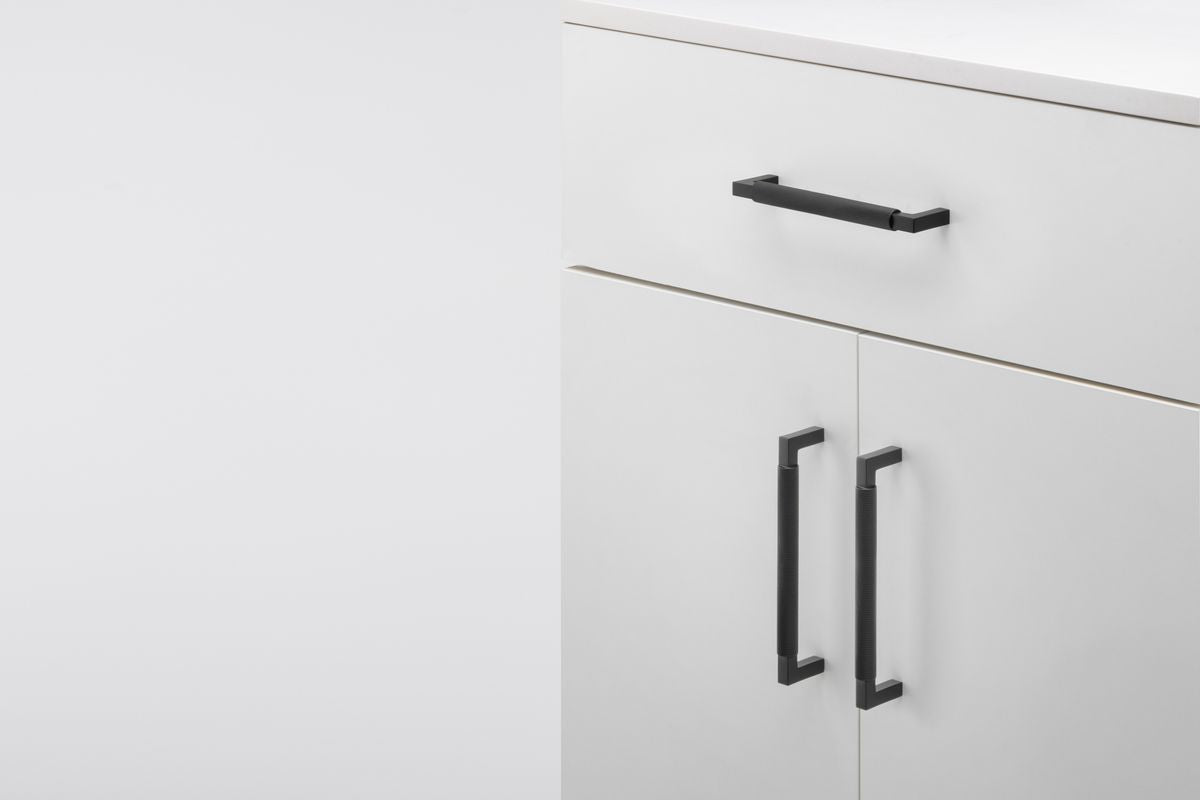 Iver Brunswick Cabinet Pull Centre to Centre 160mm,256mm,320mm, 450mm Matt Black - With Backplate & No Backplate