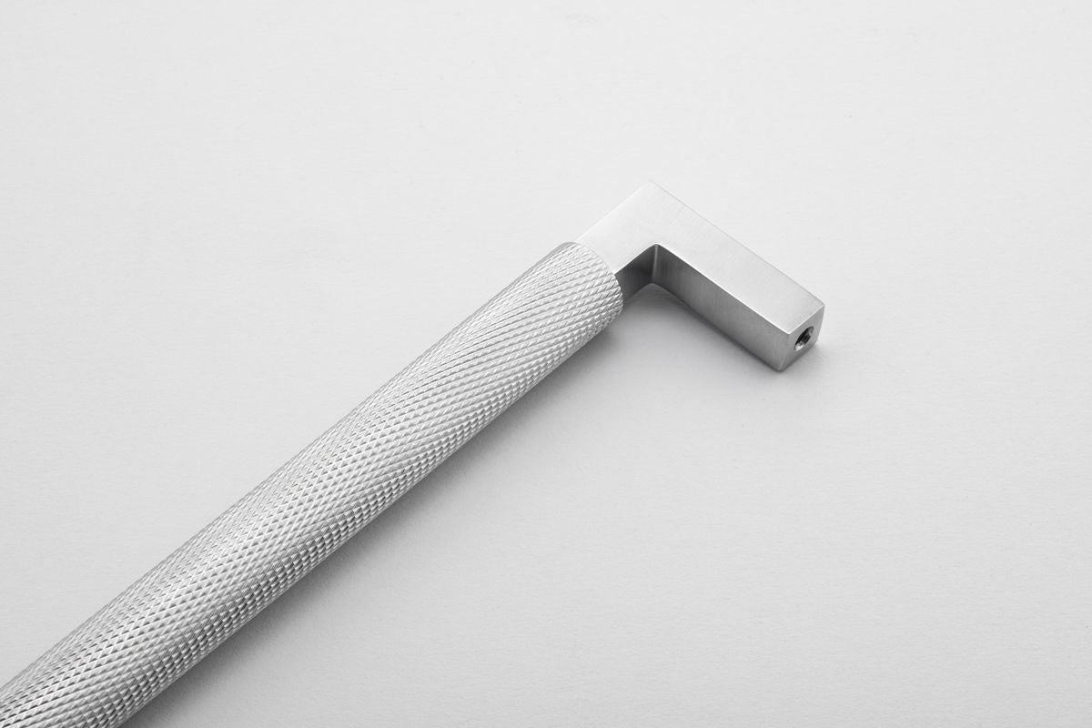 Iver Brunswick Cabinet Pull Centre to Centre 160mm,256mm,320mm, 450mm Brushed Chrome - With Backplate & No Backplate