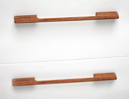 Kethy New Aero Handle 224mm C to C, O/A 287 Available In 3 Colours : Black Stain ,Oak ,Walnut
