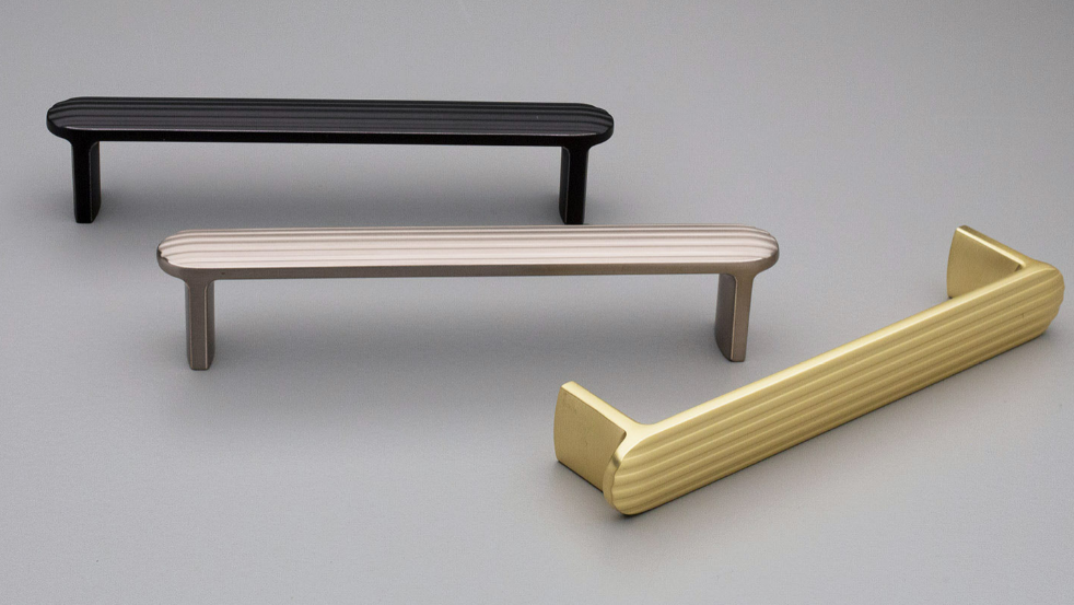 Kethy Reeded Handle 128mm C to C Available In 3 Colours : Brushed Gold ,Black Paint Matt#7 ,Stainless effect