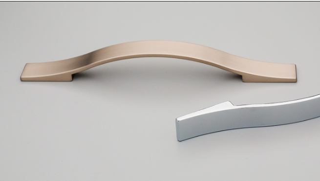 Kethy Flat Bow Handle 160mm C to C Polished Chrome & Stainless Effect
