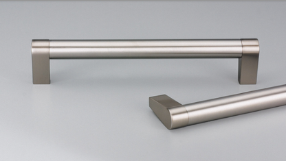 Kethy Parma Stainless D Handle 18mm Round Section Handle/Zamac Posts Tapered 208mm with 192mm C to C