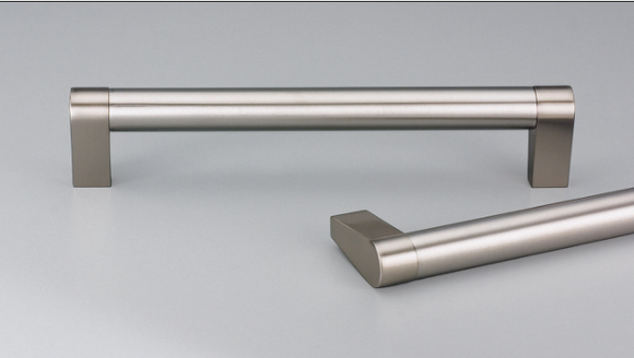 Kethy Parma Stainless D Handle 18mm Round Section Handle/Zamac Posts Tapered 800mm with 784mm C to C