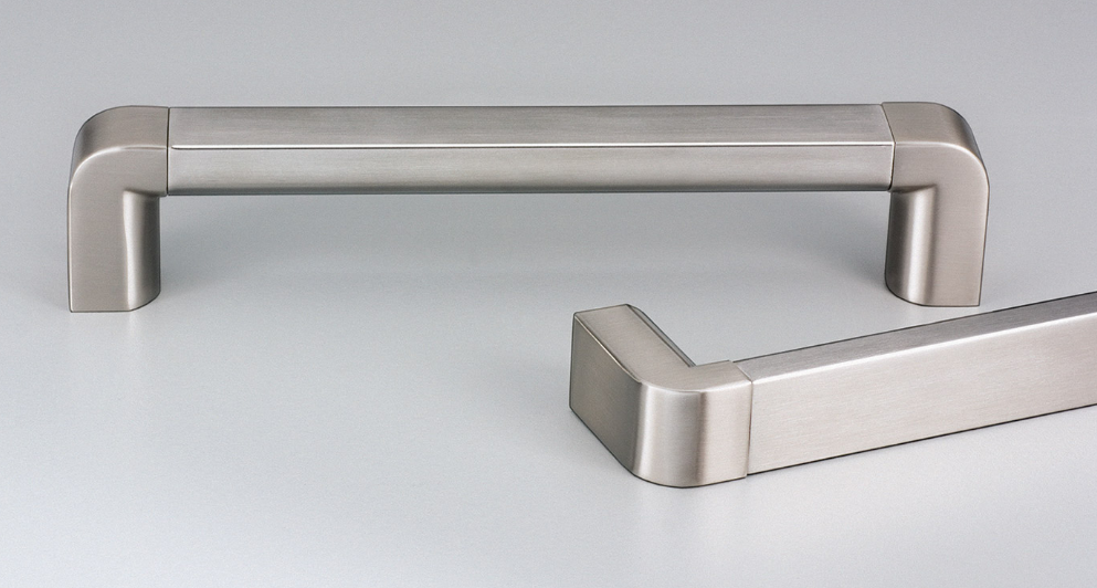 Kethy Rimini Stainless D Handle Half Round Section 22mm Wide S/Steel Handle/Zamac Posts 800mm with 790mm C to C