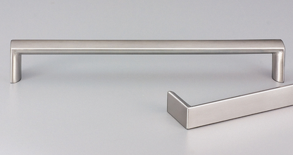 Kethy Latina Stainless D Handle 16.5mm Flat Top Stainless Steel Handle C to C Available In 4 Sizes : 400mm x 393mm ,500mm x 493mm ,600mm x 593mm ,700mm x 693mm